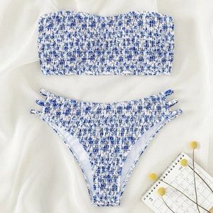 Ditsy Floral Print Set Smocked Cutout Bandeau Bra & Bikini Bottom